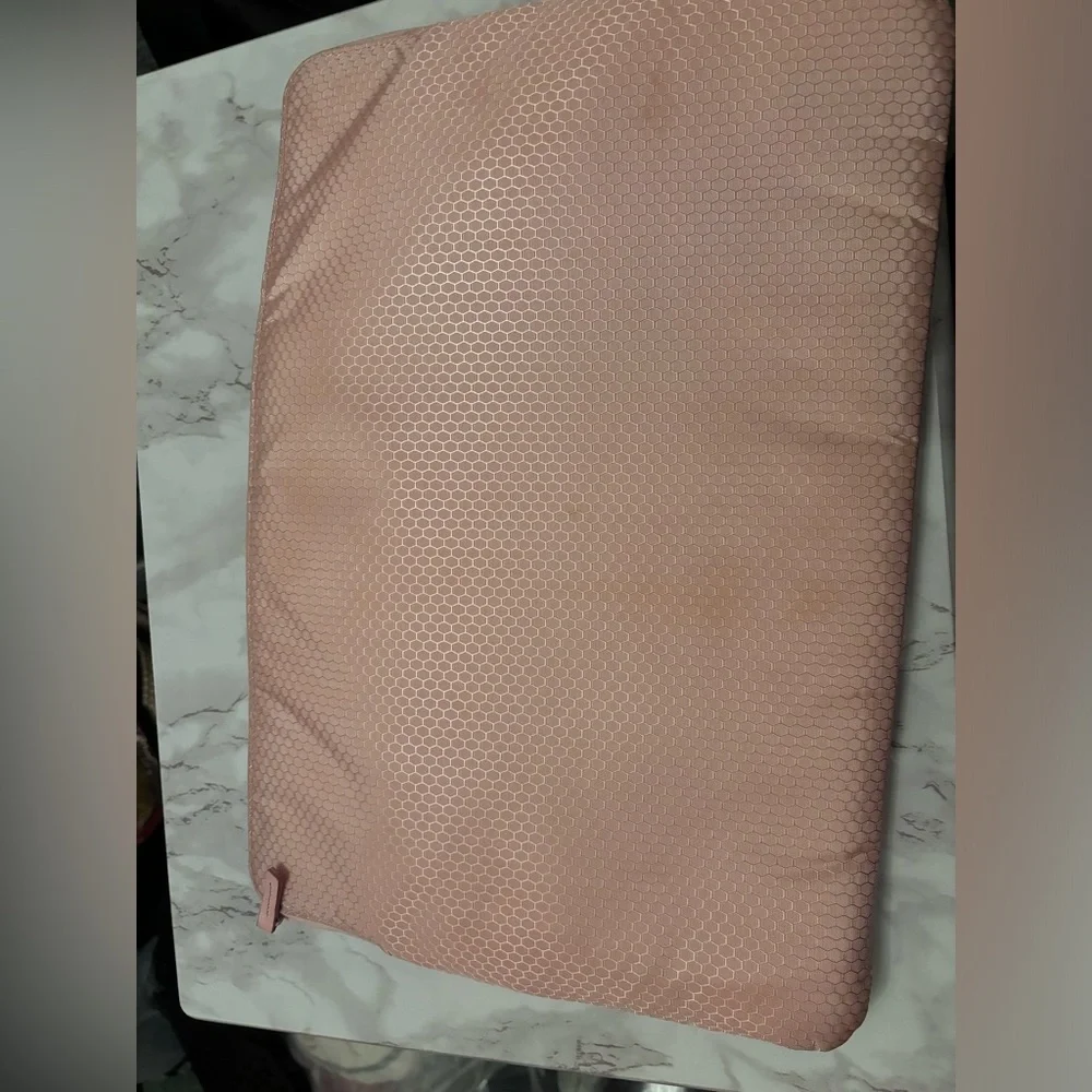 Incase Pink Laptop Sleeve​